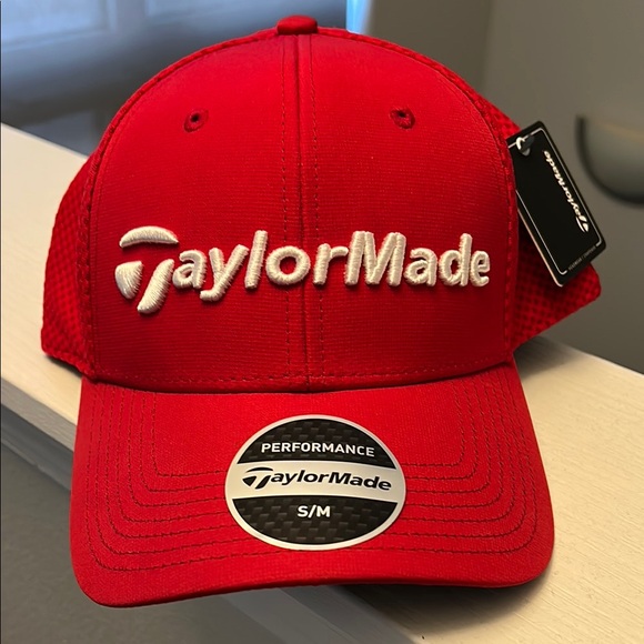 TaylorMade Red Performance Cap - Picture 1 of 4